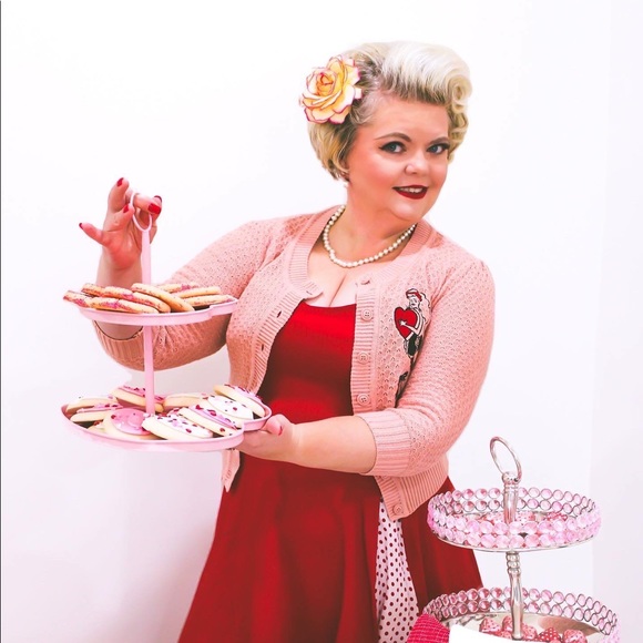 Meet your Posher, Anita - Picture 2 of 9